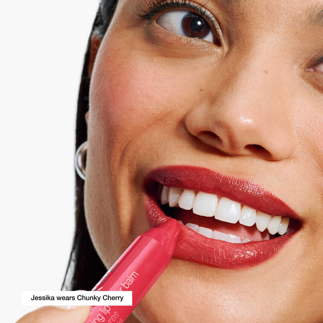 Moisturizing Lip Colour Balm - CLINIQUE - Chubby Stick&trade; - Imagem 2