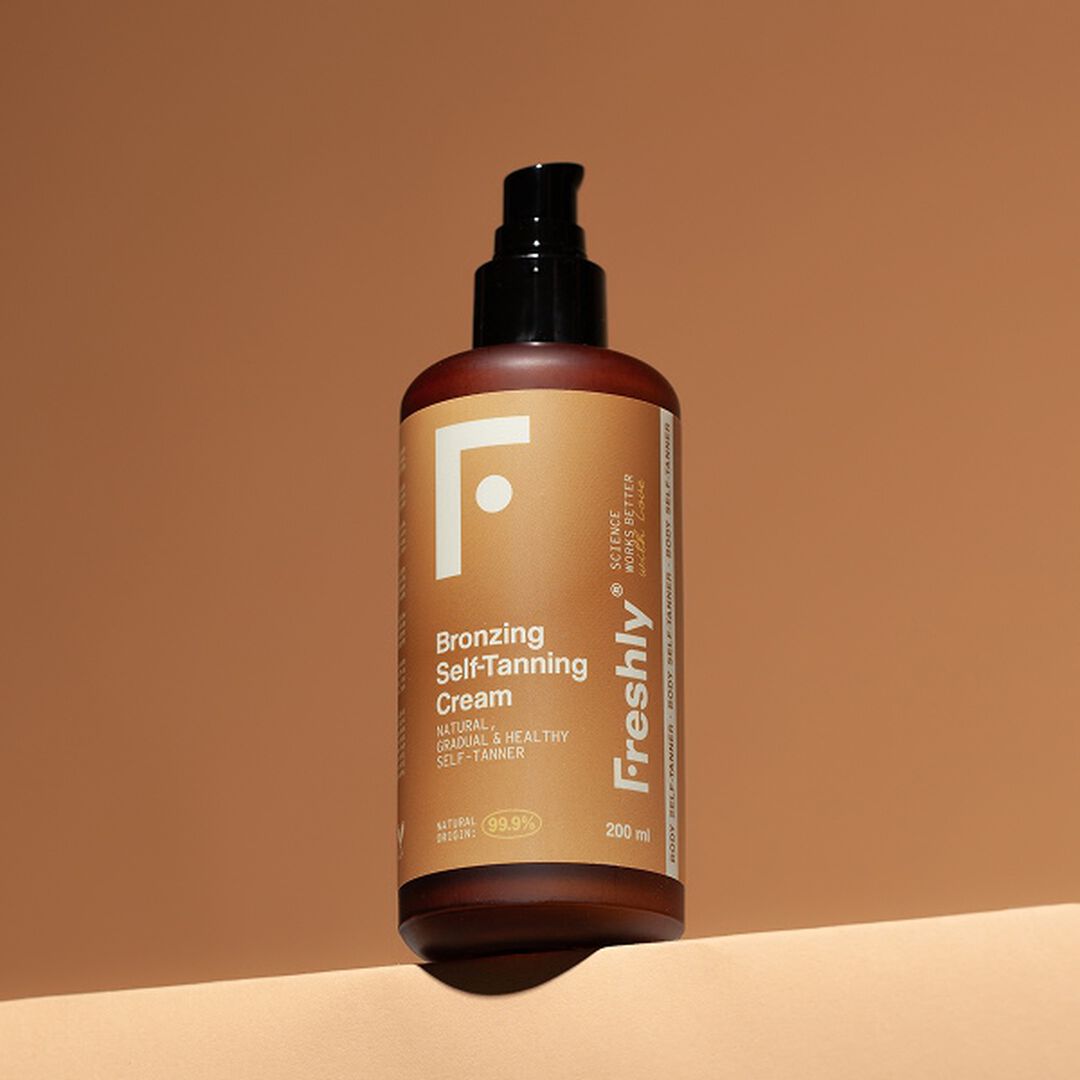 Creme Bronzeador Natural - Bronzing Radiance Self-Tanning Cream - FRESHLY -  - Imagem 4