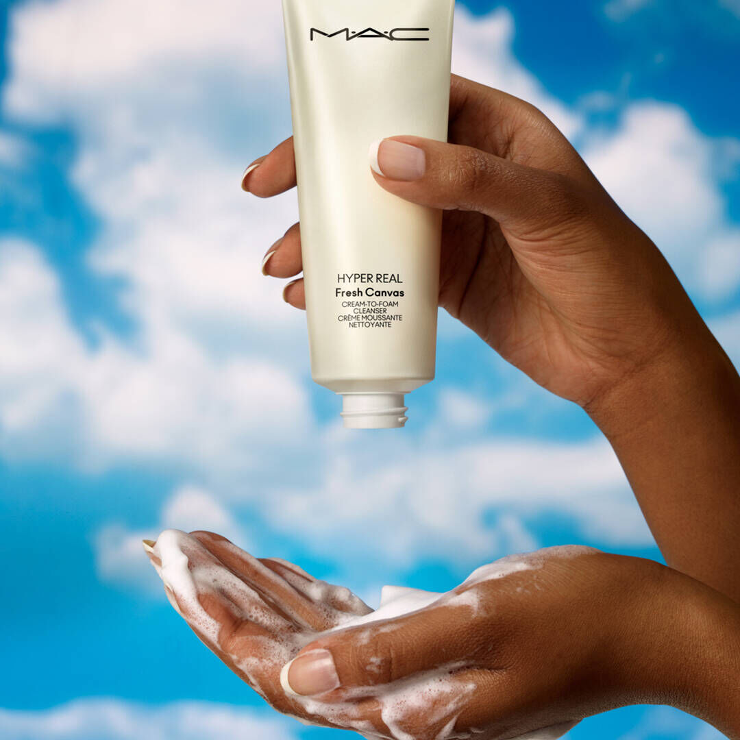 FRESH CANVAS CREAM-TO-FOAM CLEANSER - MAC - HYPER REAL - Imagem 4