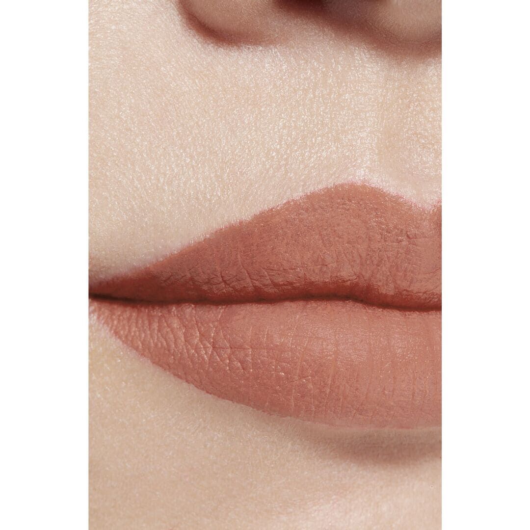 BATOM LÍQUIDO MATE INTENSO DE LONGA DURAÇÃO - CHANEL - ROUGE ALLURE LIQUID VELVET - Imagem 5