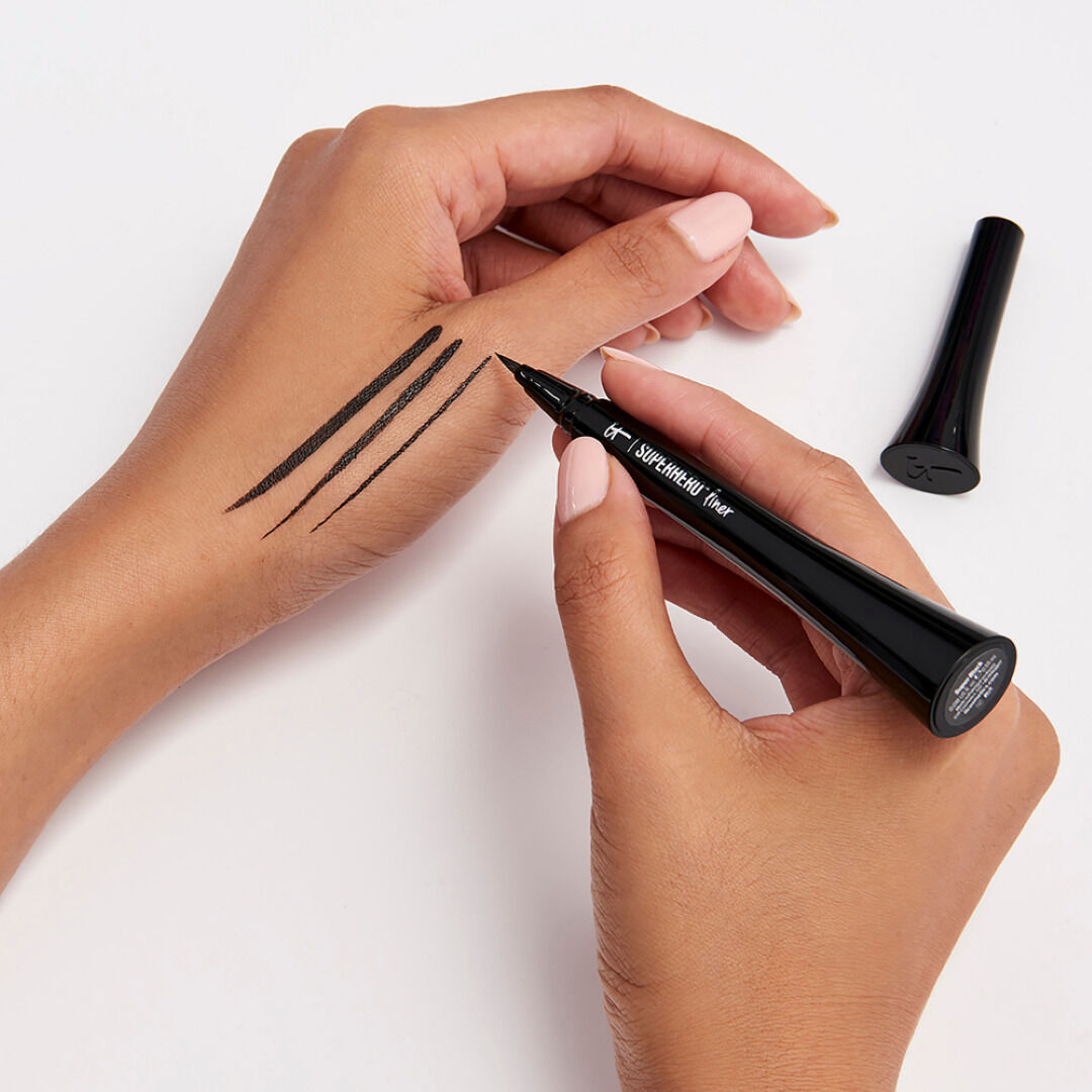 Eyeliner líquido - IT COSMETICS - Superhero Liner - Imagem 2