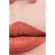 Batom Mate Luminoso - CHANEL - Rouge Allure Velvet - Imagem 3