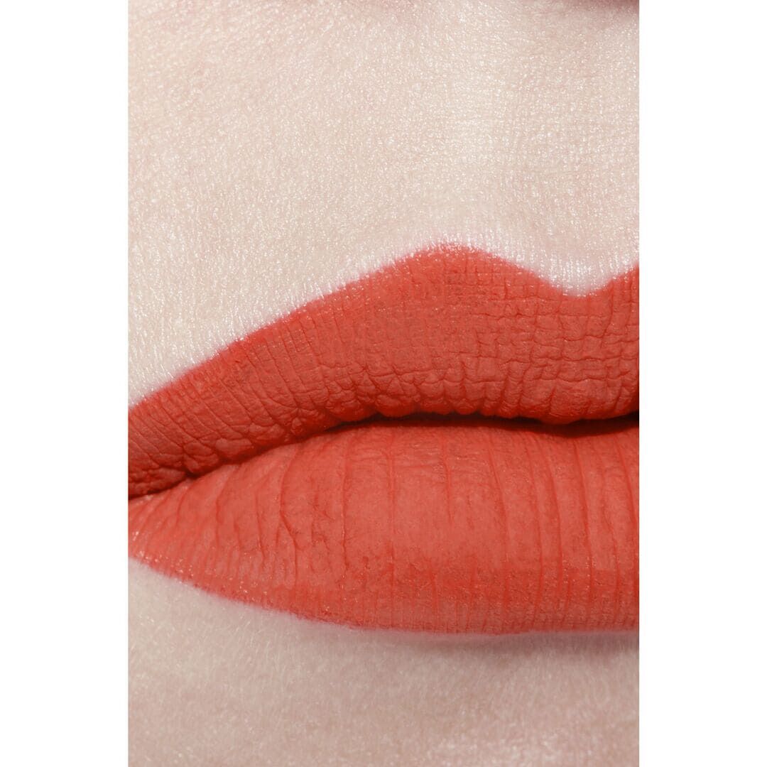 BATOM LÍQUIDO MATE INTENSO DE LONGA DURAÇÃO - CHANEL - ROUGE ALLURE LIQUID VELVET - Imagem 3