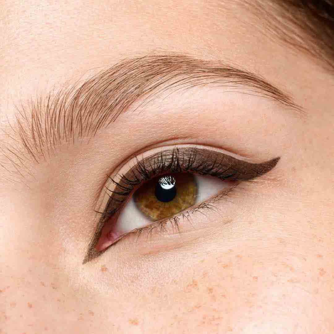 Eyeliner em Caneta de Longa Dura&ccedil;&atilde;o - ESSENCE -  - Imagem 5