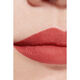 BATOM LÍQUIDO MATE INTENSO DE LONGA DURAÇÃO - CHANEL - ROUGE ALLURE LIQUID VELVET - Imagem 2