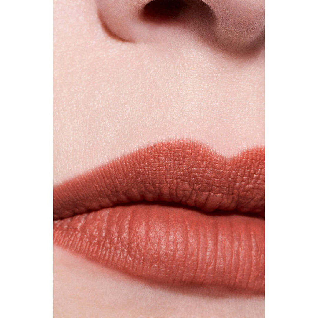 Batom Mate Luminoso - CHANEL - Rouge Allure Velvet - Imagem 5