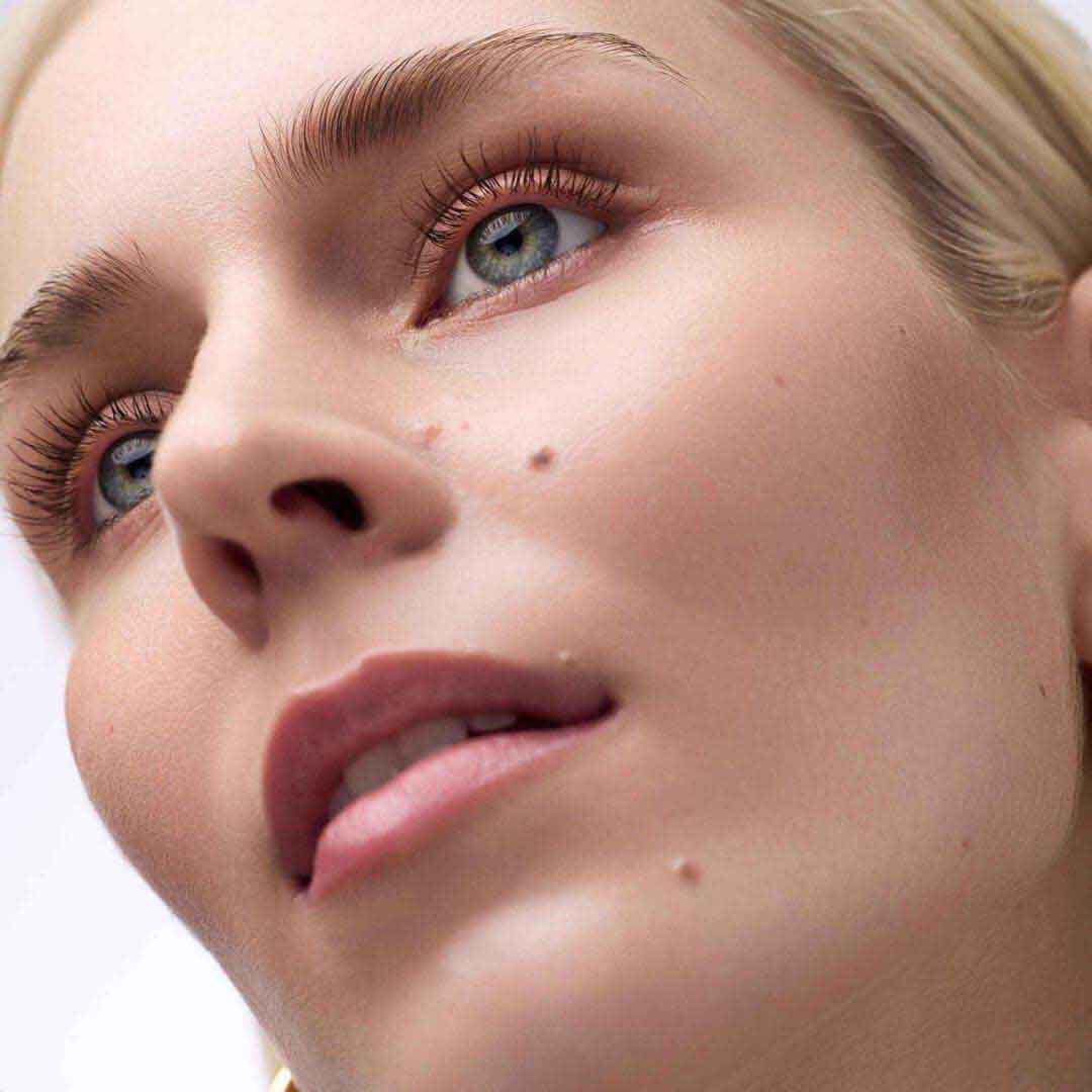 M&aacute;scara de volume castanha &agrave; prova de &aacute;gua Glam & Doll - CATRICE -  - Imagem 3