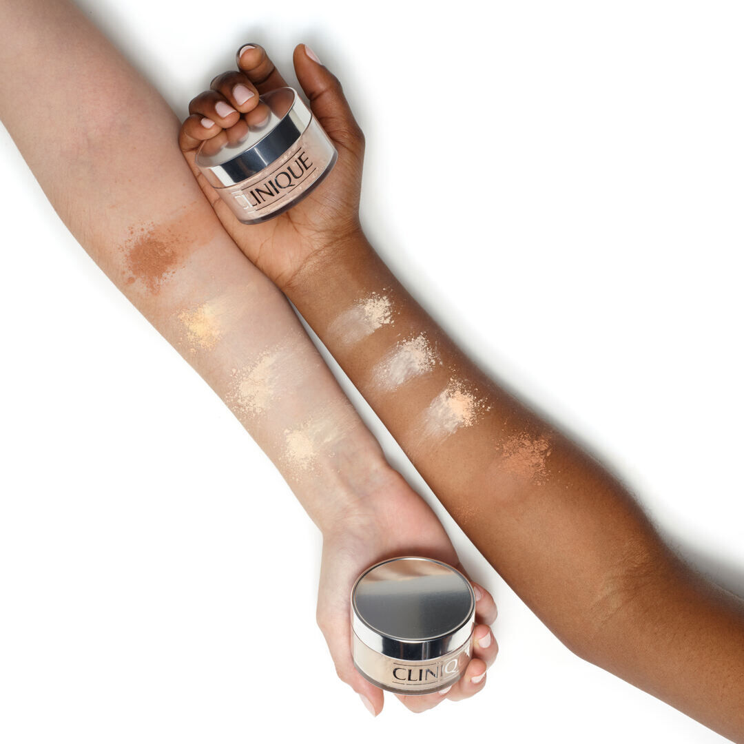 Pó Solto - CLINIQUE - Blended Face Powder - Imagem 4