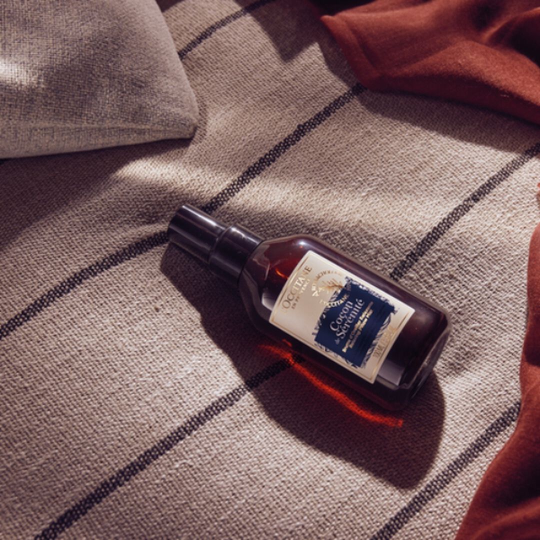 Spray de Almofada Relaxante Cocon de S&eacute;r&eacute;nit&eacute; - L'OCCITANE - Aromacologia - Imagem 2