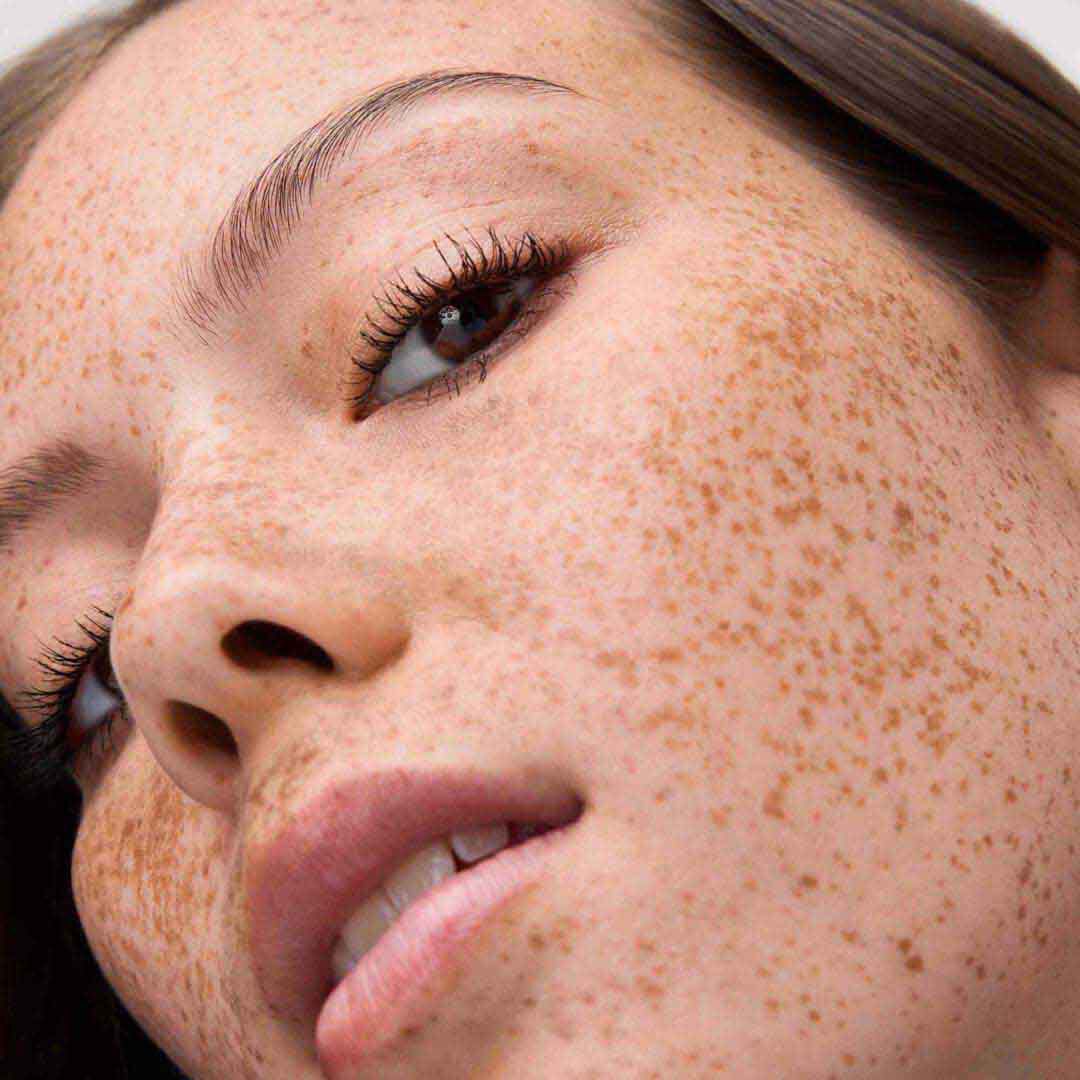 M&aacute;scara &agrave; prova de &aacute;gua Hyper Lash 010 - CATRICE -  - Imagem 7