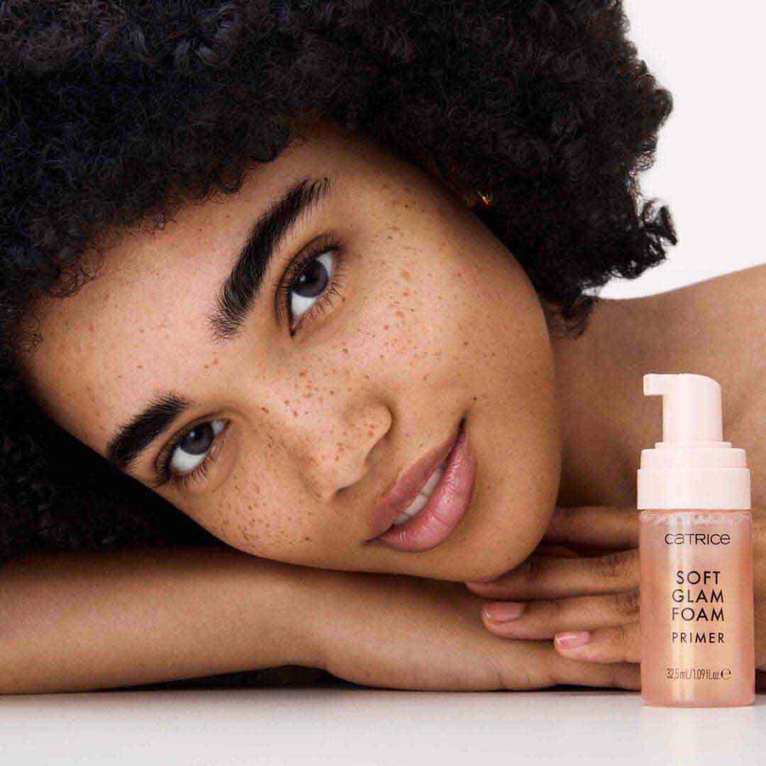 Prim&aacute;rio em Espuma Soft Glam - CATRICE -  - Imagem 6