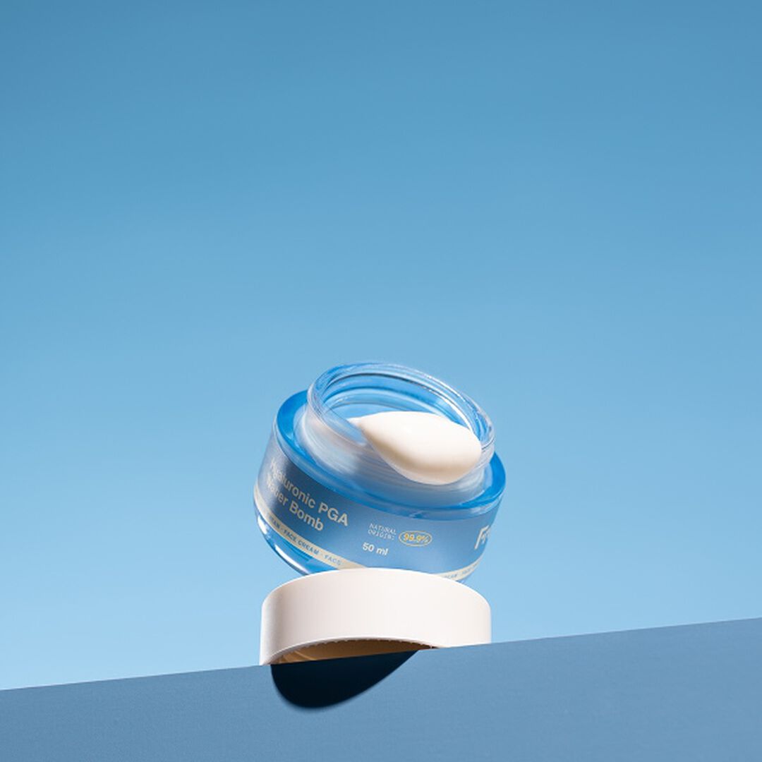 Hidratante ligeiro, 100h Hidratação - Hyaluronic PGA Water Bomb - FRESHLY -  - Imagem 2