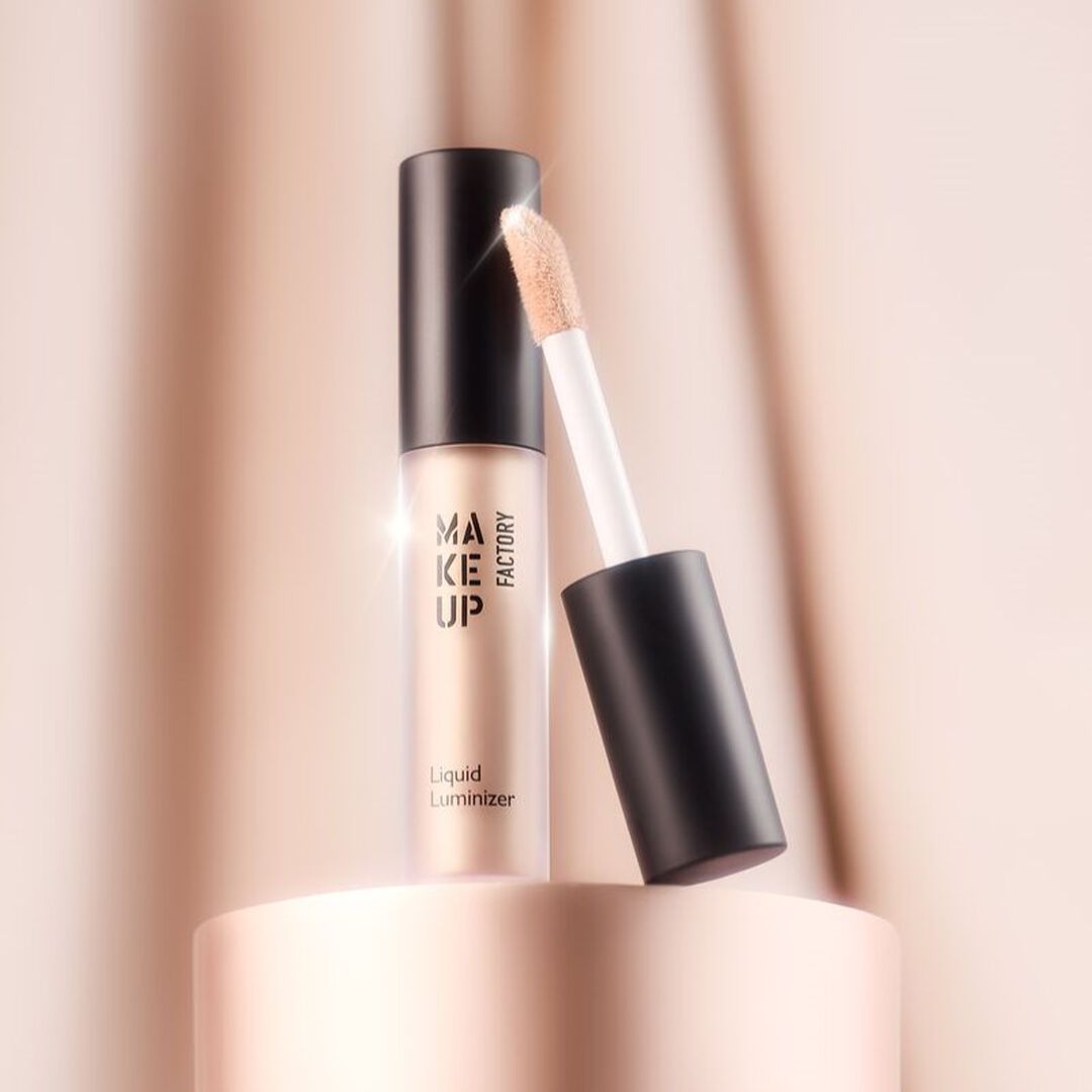 Liquid Luminizer N&ordm;10 - MAKE UP FACTORY - GLAMOUR 25 - IT'S SHOW TIME - Imagem 4