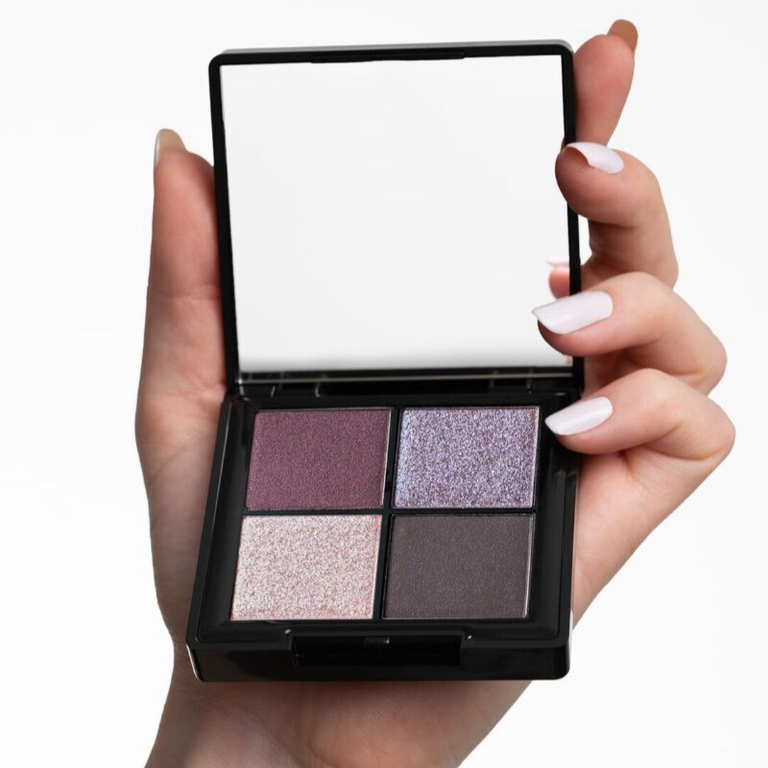 Artist Studio Quad - MAKE UP FACTORY - GLAMOUR 25 - IT'S SHOW TIME - Imagem 2