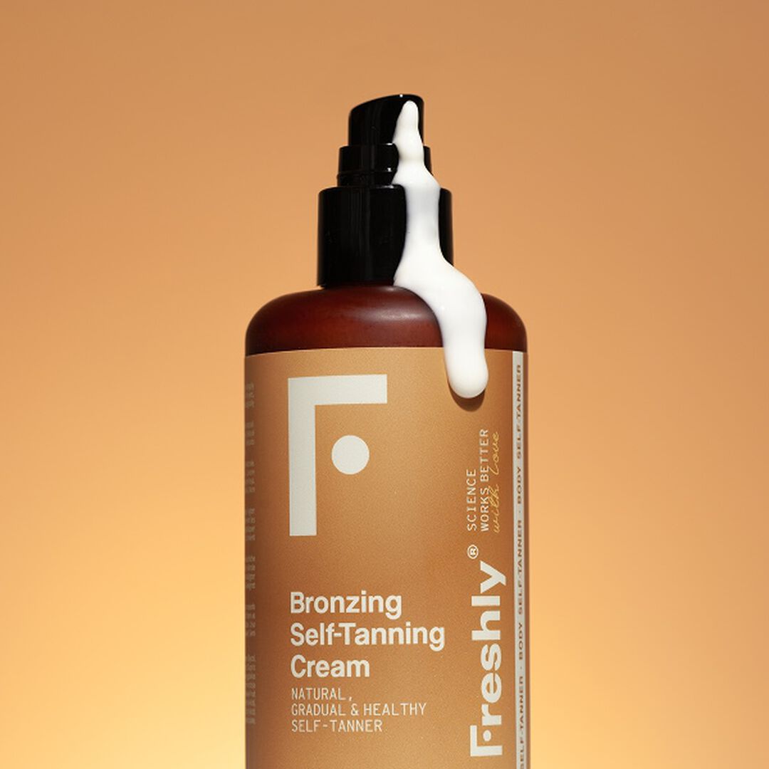 Creme Bronzeador Natural - Bronzing Radiance Self-Tanning Cream - FRESHLY -  - Imagem 5